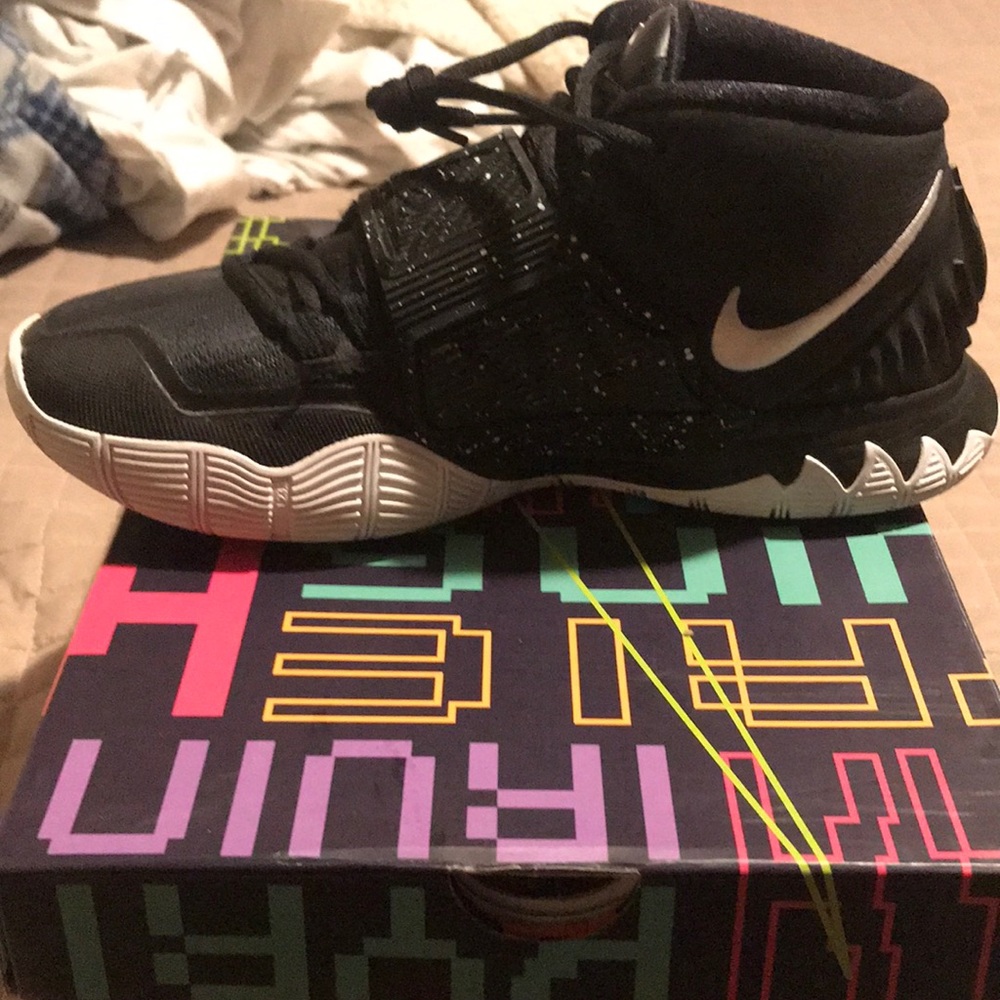 Kyrie 6 - Picture 4 of 4